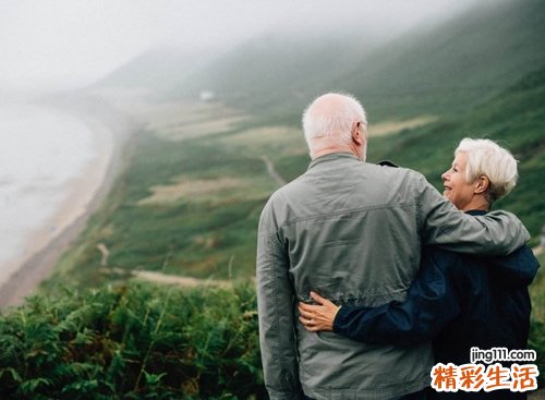 属鸡的女生和什么属相最配