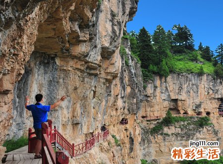 梦见悬崖峭壁有什么预兆，做梦梦到自己身处悬崖峭壁