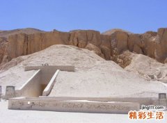 梦见好多坟墓有什么预兆，女人梦见坟一个挨一个