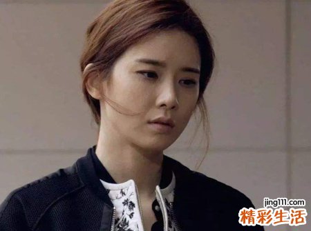 梦见被炒鱿鱼好不好，女人梦见自己被辞退