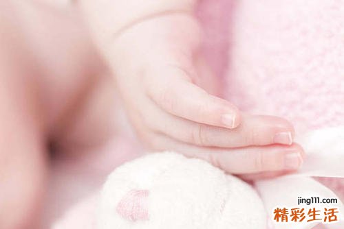 女孩背上有旋大富大贵 背上长旋的女孩代表什么