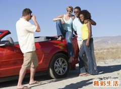 梦见别人给自己照相预示什么，做梦梦到别人用手机给我拍照