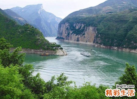 梦见长江预示什么，梦到长江边上有很多小孩