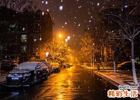 梦见雨夹雪有什么预兆，女生梦到雨夹雪