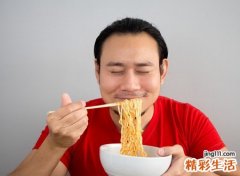 梦见别人吃面条好不好，做梦梦到别人在我家吃面条