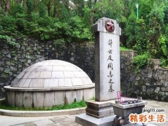 做梦梦见坟墓好不好，女人梦见土坟堆
