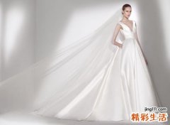 梦见自己穿婚纱好不好，女人梦见自己穿白婚纱