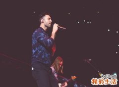 梦见自己唱歌是什么意思，做梦梦到自己唱歌给别人听