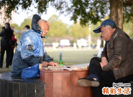 梦见下棋好吗，做梦梦到自己和别人下棋