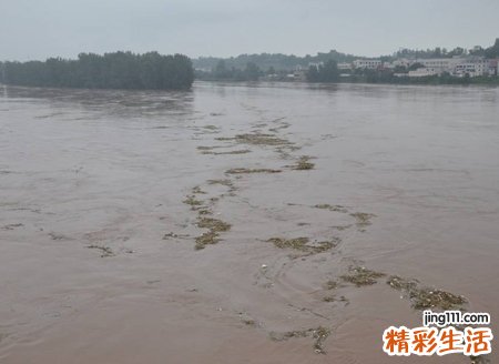梦见发大水有什么预兆，女人梦见发大水了