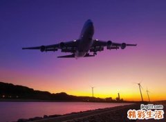 梦见错过飞机是什么意思，做梦梦到自己迟到错过飞机
