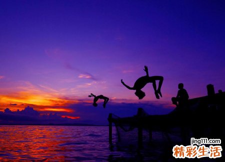 梦见游泳池有什么寓意，做梦梦到清澈的游泳池