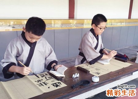 梦见小男孩有什么预兆，梦到男孩是犯小人吗