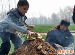 梦见上坟烧纸有什么寓意，做梦梦到给死去的亲人烧纸