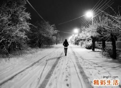 痛到心碎绝望不想放手的微信名，全网最伤感微信名字