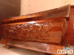 梦见抬棺材好吗，做梦梦到和别人一起抬棺材