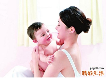 梦见男孩好不好，做梦梦到妻子抱着一个男孩说是她生的