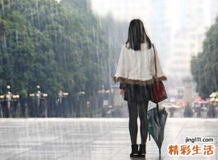 梦见女友是好事吗，做梦梦到心爱的女友被大雨淋湿了