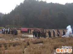梦见抬棺材好不好，做梦梦到一群人抬棺材出殡