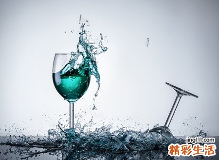 梦见玻璃碎了是什么意思，做梦梦到玻璃碎了一地