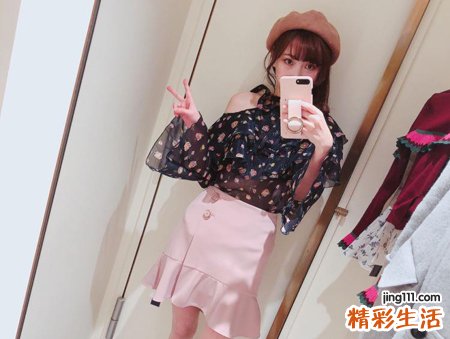 梦见试衣服预示什么，做梦梦到试穿新衣服但没买
