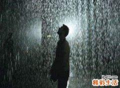 梦见被雨淋湿预示什么，做梦梦到大雨淋湿自己奔跑