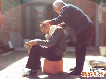 梦见已故同事有什么预兆，梦到和死去的同事说话