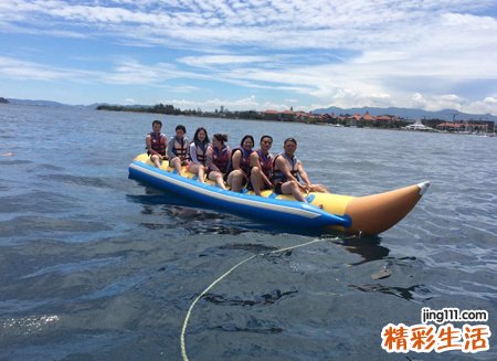 梦见掉入水中是什么意思，做梦梦到不小心滑入水中
