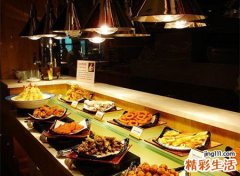 梦见请客吃饭说明啥，做梦梦到表哥请我们一家吃饭