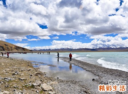 梦见被水淹是好是坏，梦到别人在车里被水淹后生还
