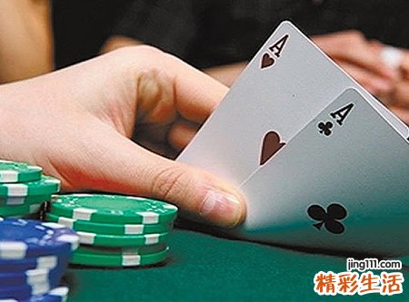 梦见打牌啥预兆，梦到跟鬼打牌