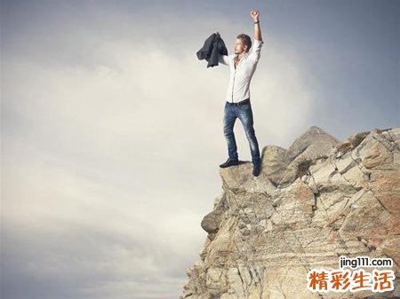 梦见爬悬崖预示什么，做梦梦到从悬崖上爬上去了