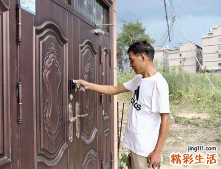 梦见开门啥预兆，梦到开门看见一公一母两只狗
