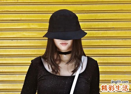 梦见女鬼怎么回事，梦到把女鬼打跑