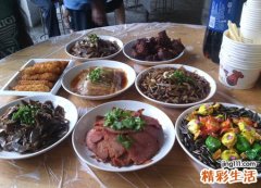 梦见宴席预示什么，做梦梦到很多人参加宴席