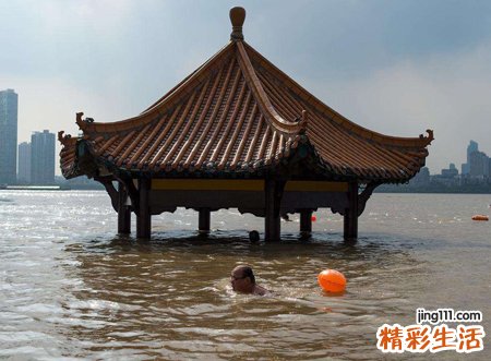 梦见洪水有什么寓意，做梦梦到特大洪水滚滚而来