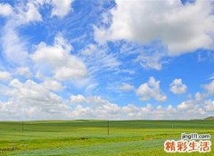 梦见蓝天白云好不好，做梦梦到躺在蓝天白云下的草地上