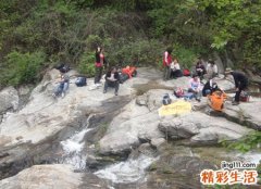 梦见抓鱼代表什么，做梦梦到闺蜜在河里抓鱼