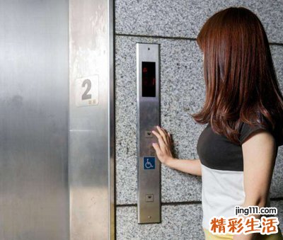 梦见卖拖鞋啥意思，做梦梦到在电梯里卖拖鞋