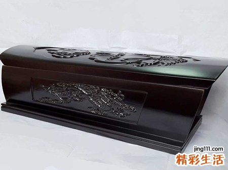 梦见自己抬棺材是什么意思，做梦梦到和别人一起抬棺材