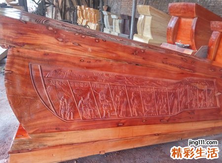 梦见棺材预示什么，梦到棺材里有人