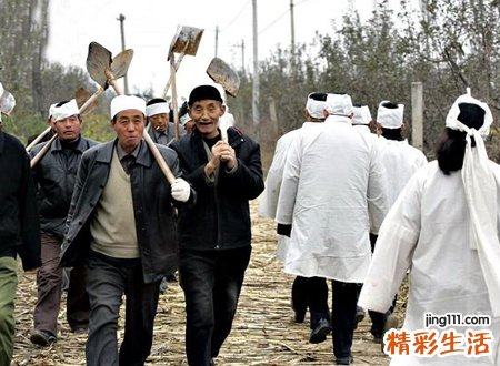 梦见葬礼是好是坏，梦到参加朋友葬礼