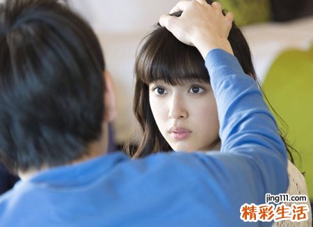 梦见暗恋预示什么，梦到和暗恋的男生交往