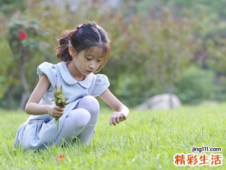 梦见收养小女孩预示什么，做梦梦到收养找不到家的小孩