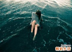 梦见落水好吗，做梦梦到打别人但自己掉入水中