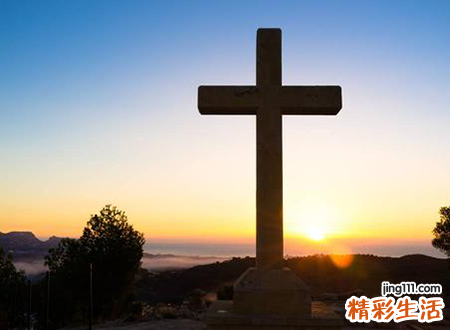 梦见坟场是什么意思，做梦梦到在坟场和死人谈天说地