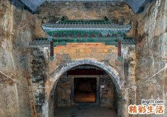 梦见好多坟墓好不好，已婚女人梦见好多坟墓