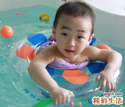 梦见落水好不好，做梦梦到自己的亲儿子掉进水里了