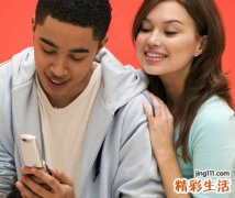 梦见手机是什么意思，做梦梦到拿着别人的手机