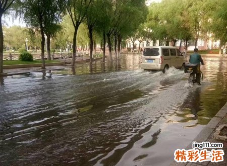 梦见下暴雨发大水了是什么征兆